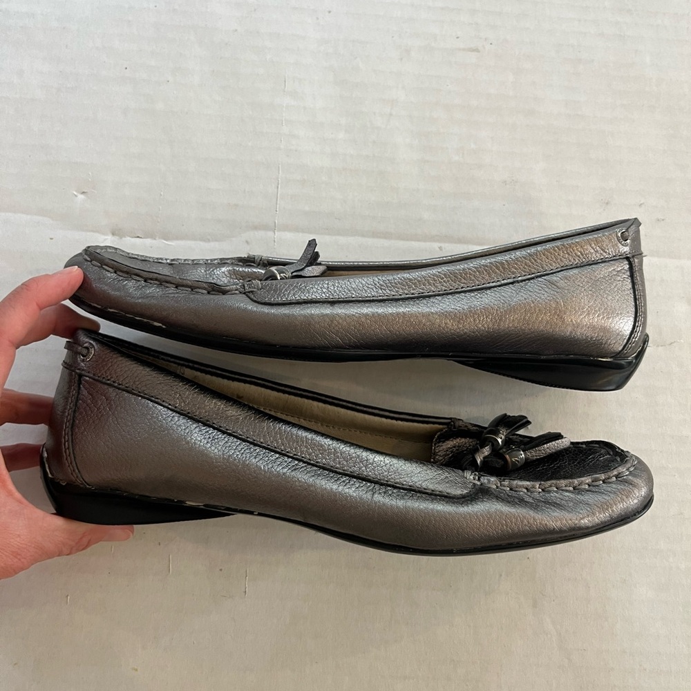 Sperry Topsider Metallic boat shoes flats silver with tassel EUC size 7 - Picture 10 of 10